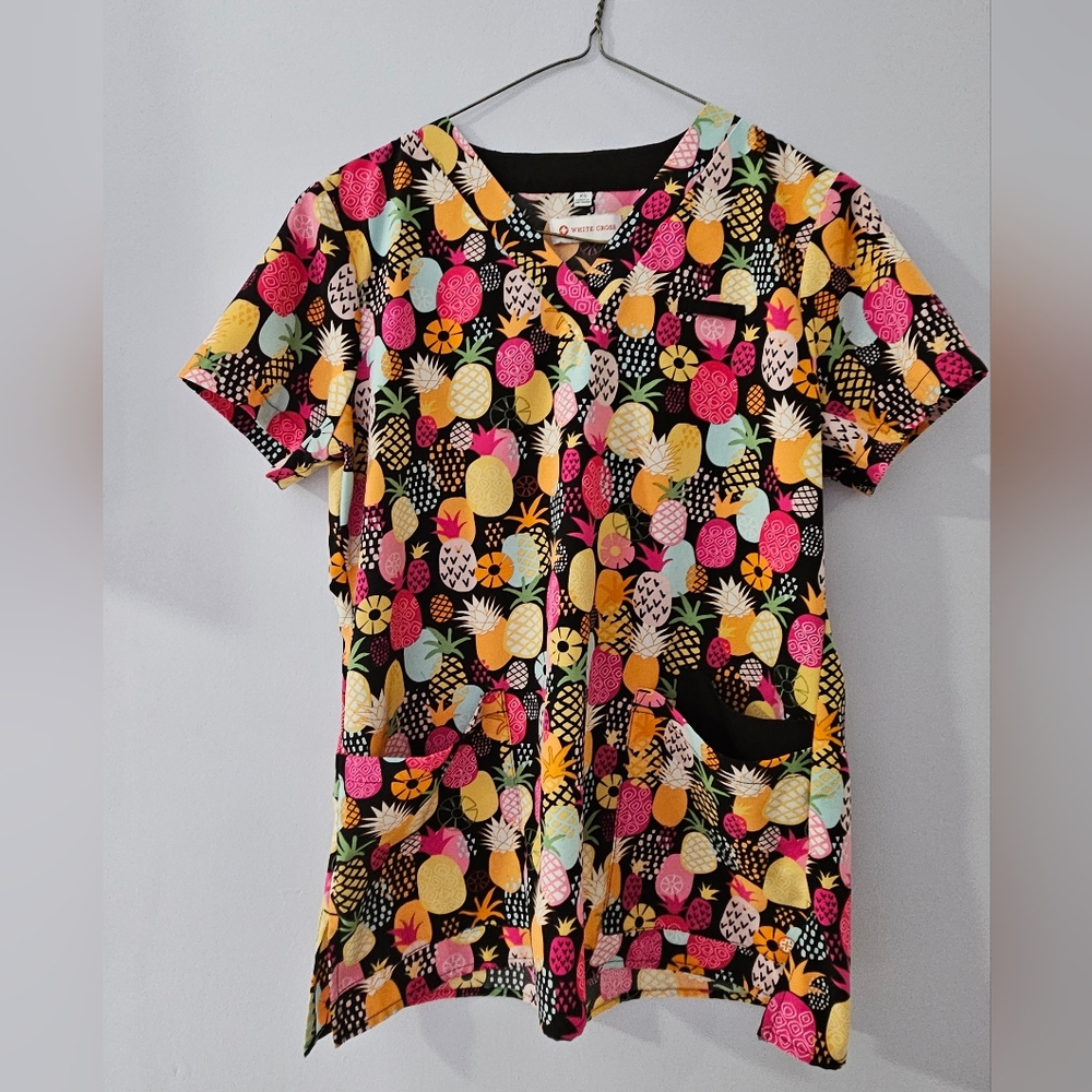 Scrub top. White Cross brand. Size xs